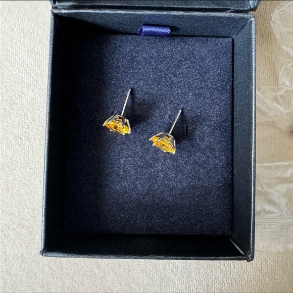 Lustro stella yellow CZ/ Swarovski stud earrings - Picture 2 of 6